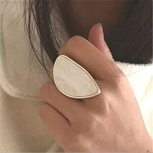 Irregular Geometric Ring Color Pearlized White